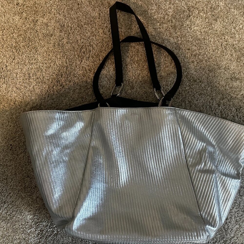 Vince Comuto Tote